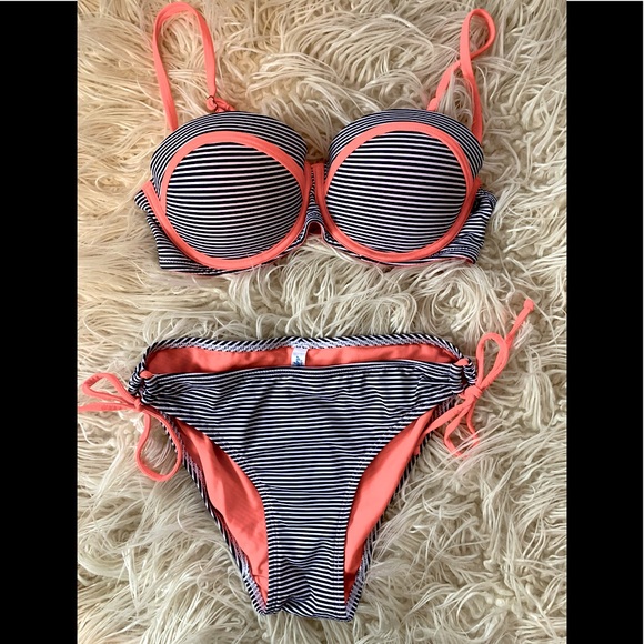 La Vie En Rose bikini. - Picture 1 of 4